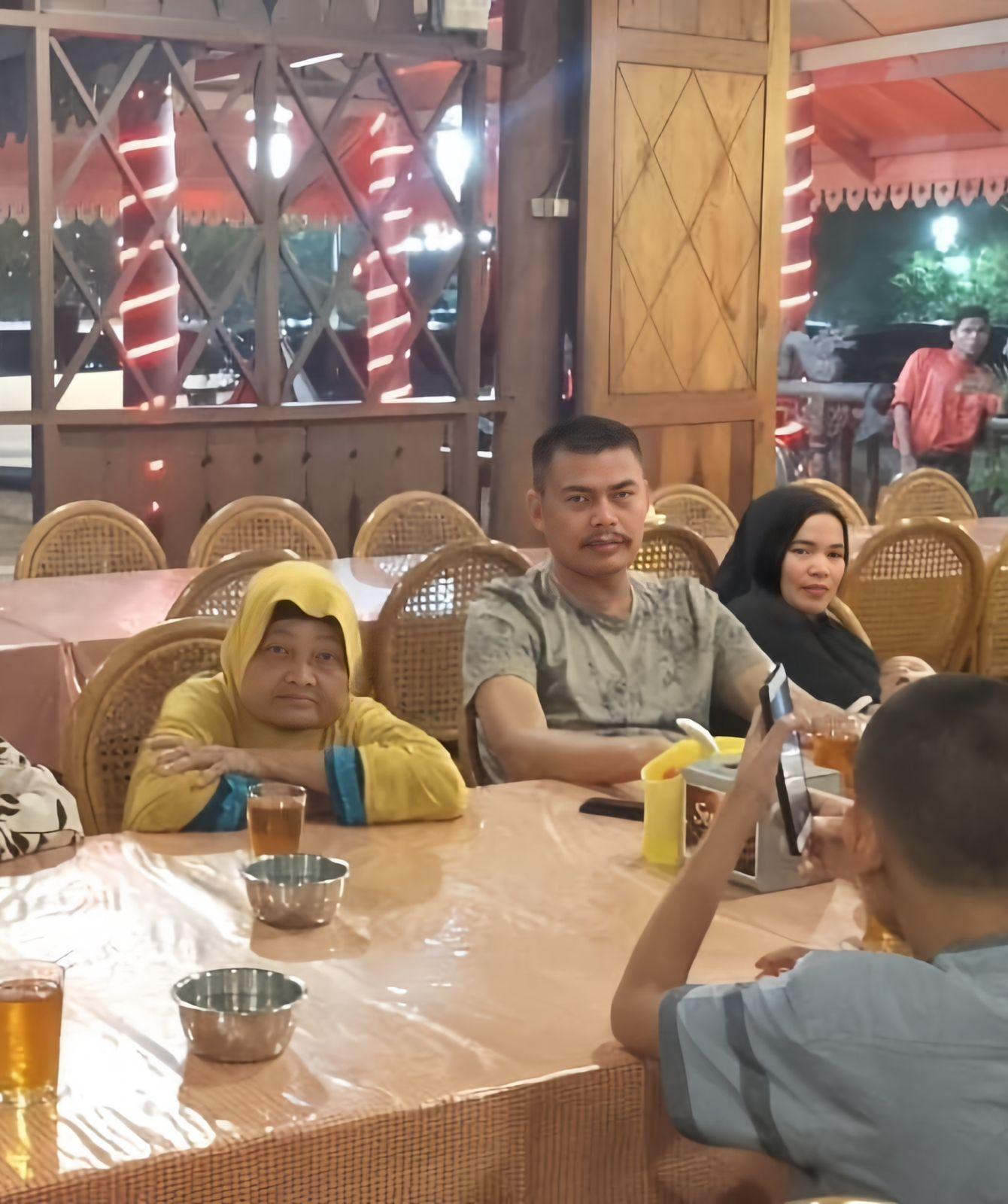 Anto Sontang bersama keluarga