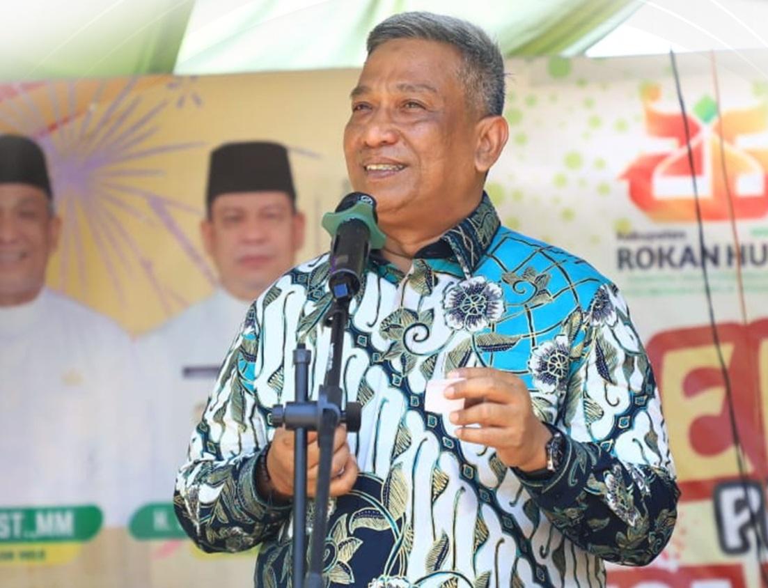 Bupati Rohul Anton saat memberikan sambutan di acara HUT ke-38 Desa Bencah Kusuma