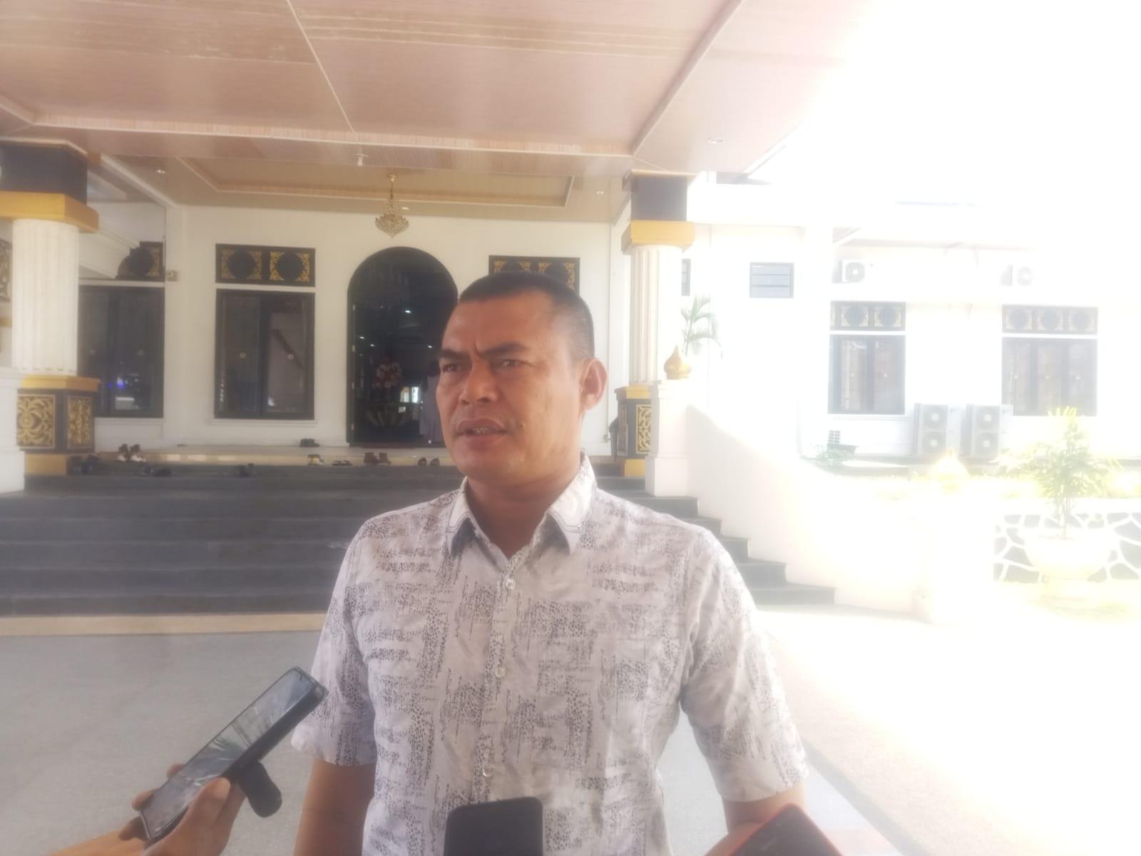 Ketua APDESI Riau Anto Sontang saat dijumpai Wartawan usai silaturahmi dengan Bupati Rohul Anton