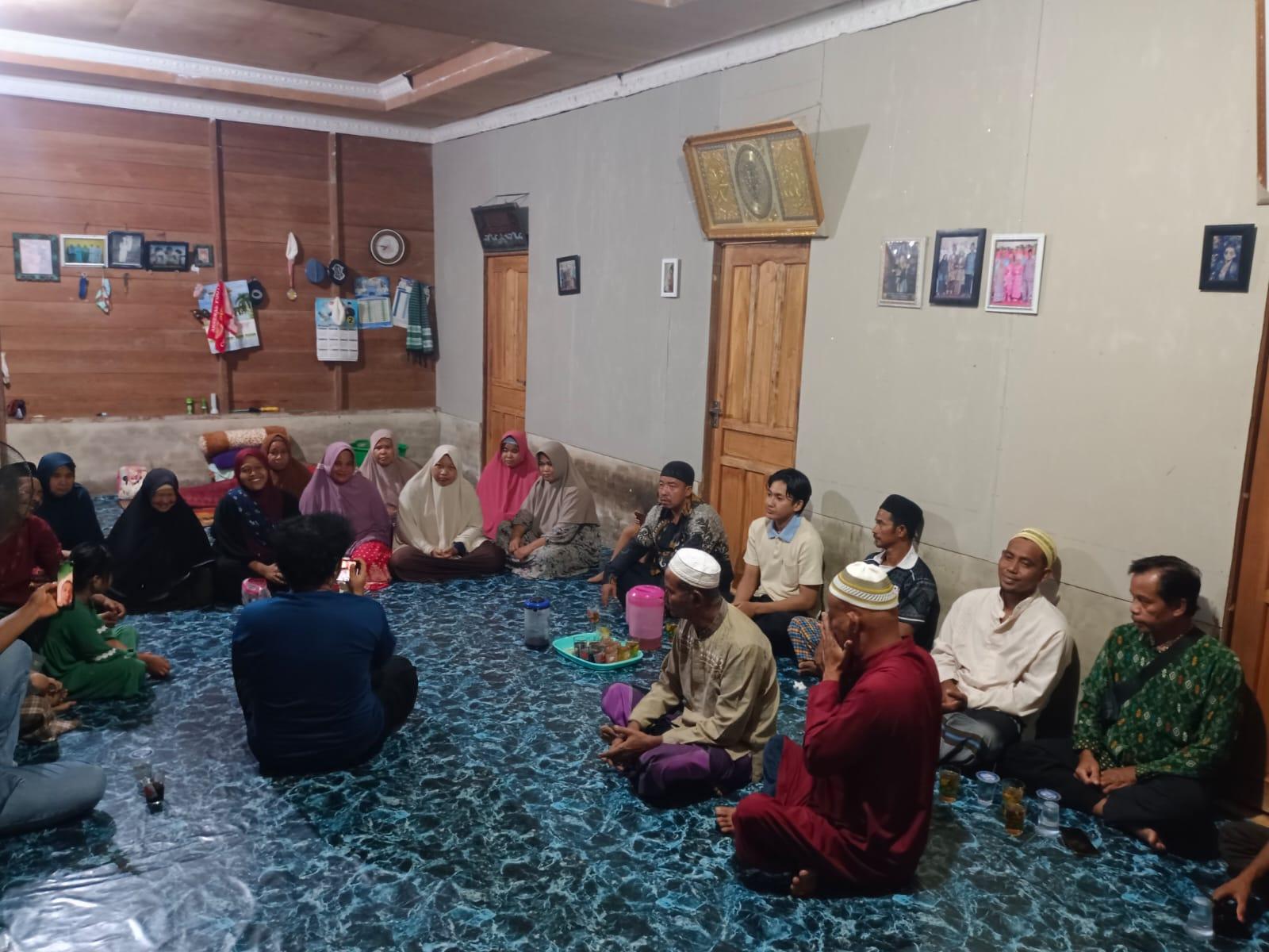 Puluhan warga menolak pendirian PKS