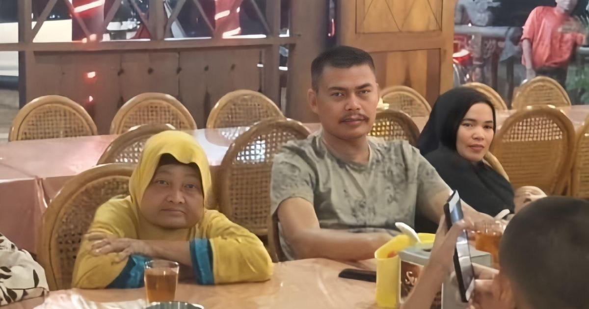 Anto Sontang bersama keluarga