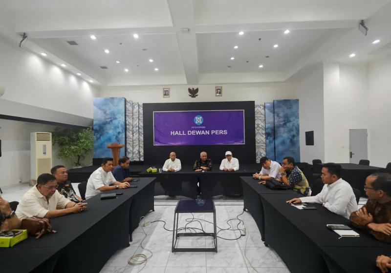 Ketua Umum dan Ketua Dewan Kehormatan PWI Pusat Umjmkan Struktur Pengurus Masa Bakti 2025-20230