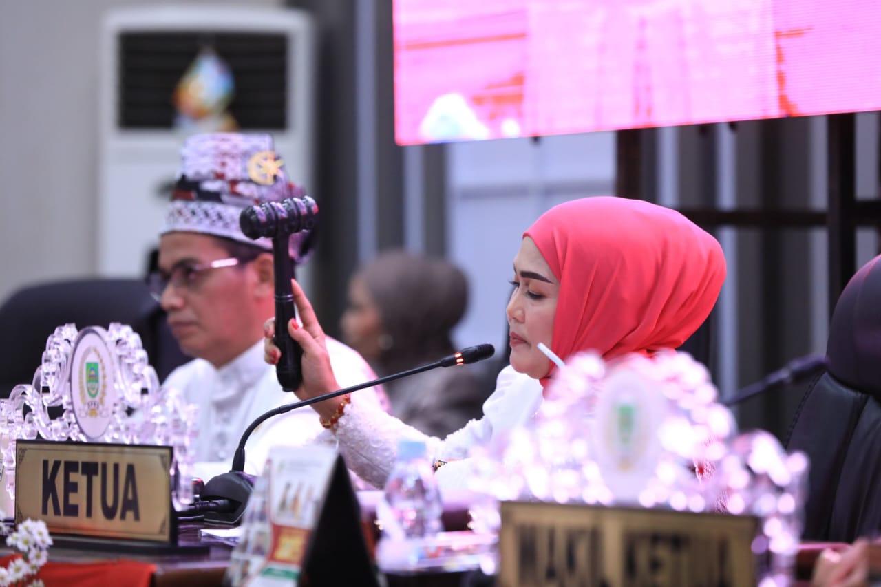 Ketua DPRD Rohul Hj Sumiartini pimpin secara langsung Sidang Rapat Istimewa Paripurna dalam Rangka memperingati Hari Ulang Tahun Rokan Hulu ke-26