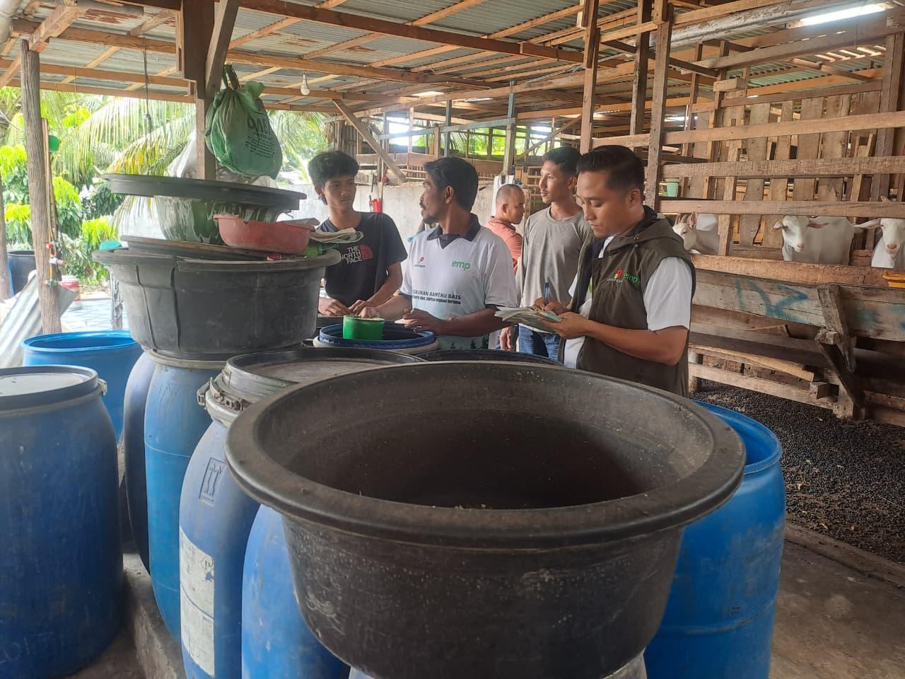 Kelompok binaan Villa Ternak dari Kepenghuluan Rantau Bais, Kabupaten Rokan Hilir. Kegiatan yang dilaksanakan di Duri KM 14, Kecamatan Bathin Solapan, Kabupaten Bengkalis