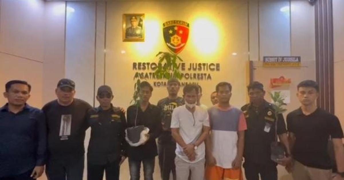 Setelah dimediasi Kepolsian, Pelapor yang menjadi korban pengeroyokan akhirnya berdamai dengan pihak terlapor